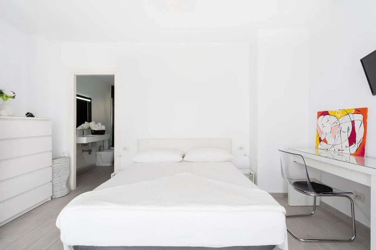 The White Heart House - Attic Sea View Apartment Los Cristianos